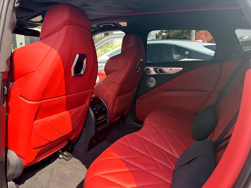 بي أم دبليو XM 2023