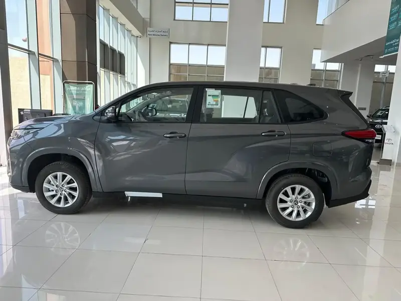 Toyota Innova 2024