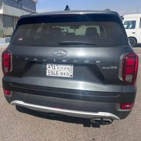 Discover undefined undefined Exterior Interior Images.Find all aspects and details of cars.