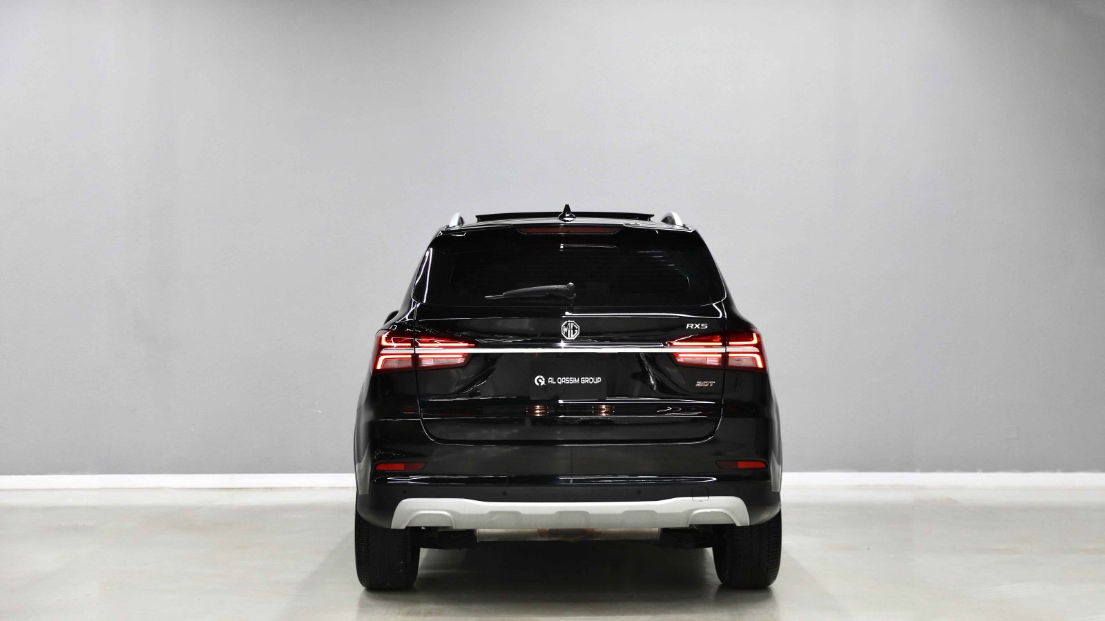 Discover undefined undefined Exterior Interior Images.Find all aspects and details of cars.