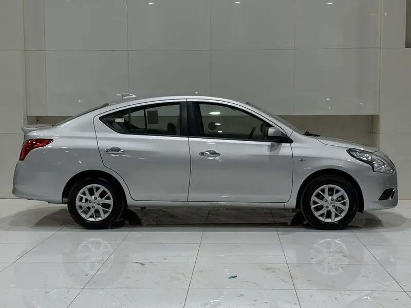 Nissan Sunny 2024