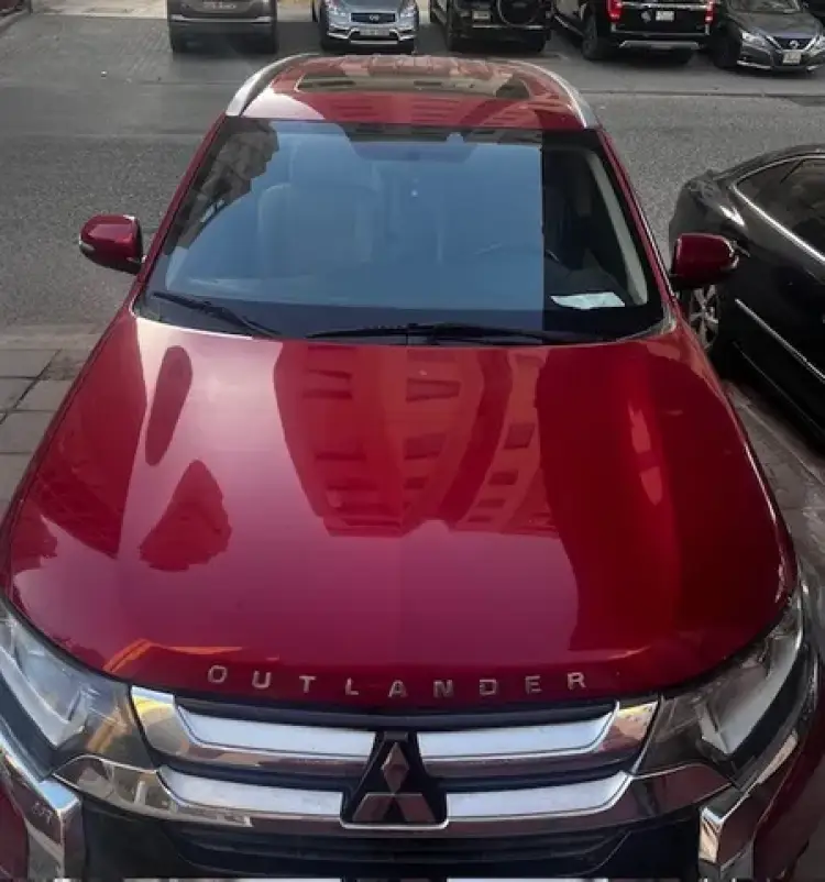 mitsubishi mitsubishi-outlander image Mitsubishi Outlander 3.0L 2018