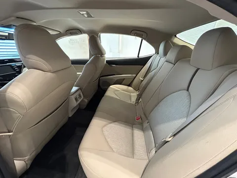 Toyota Camry 2.5L GLE (178 HP) 2020