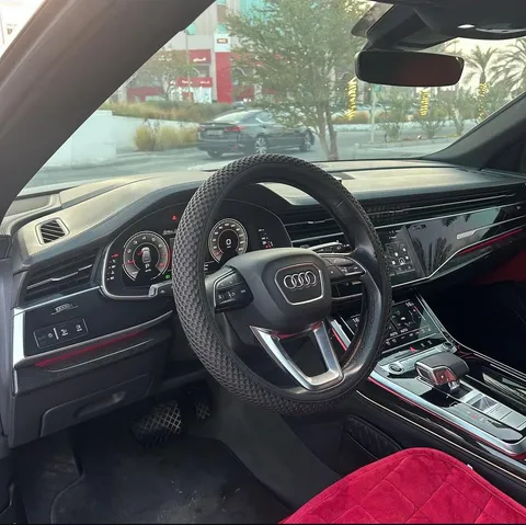 Audi Q8 55 TFSI quattro 340 HP 2021