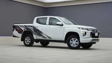 Discover undefined undefined Exterior Interior Images.Find all aspects and details of cars.