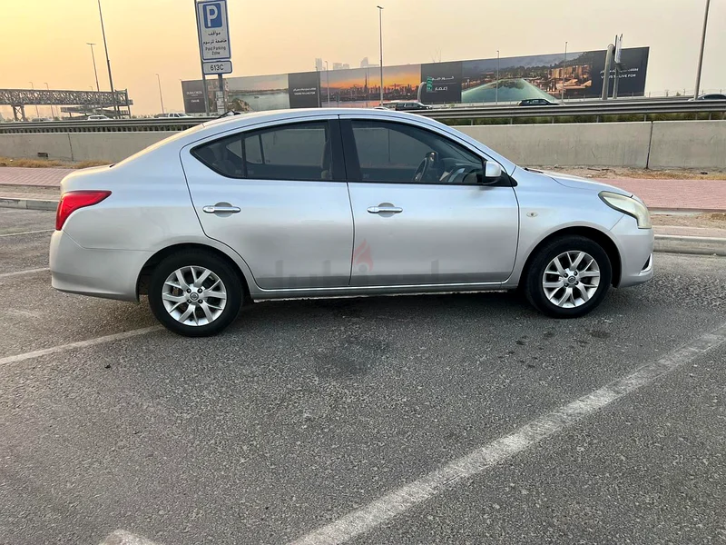 Nissan Sunny 2015