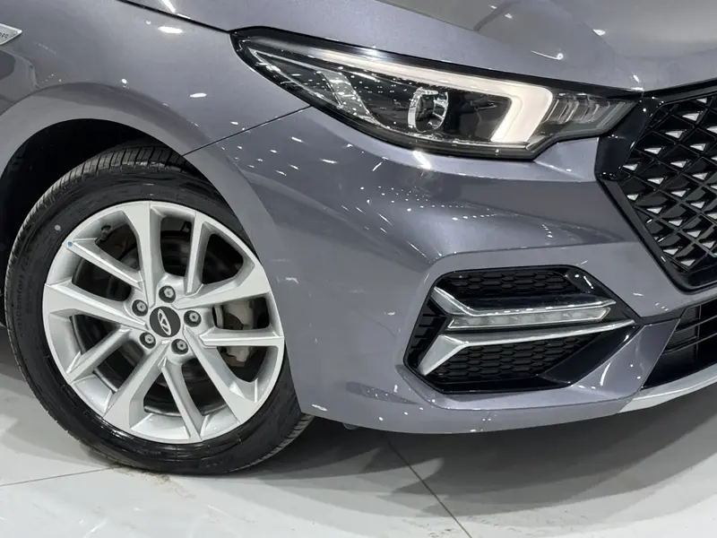 Discover undefined undefined Exterior Interior Images.Find all aspects and details of cars.