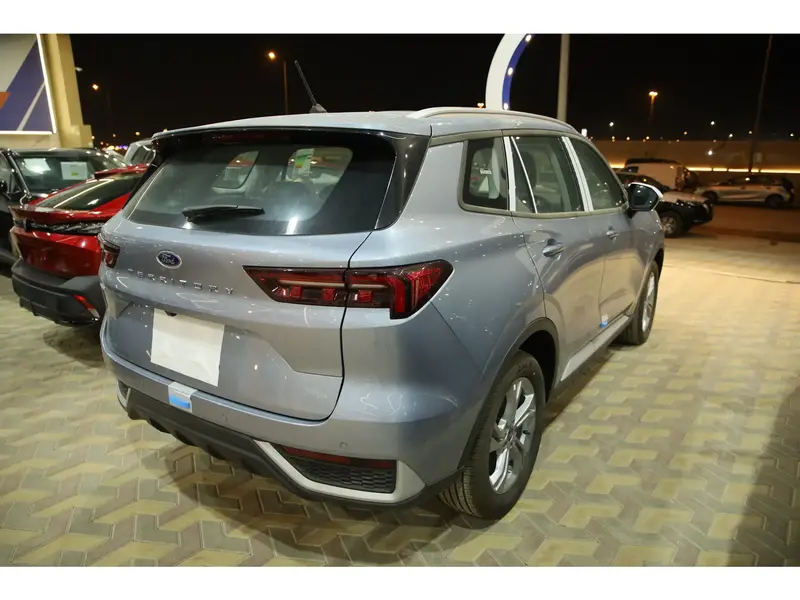 Discover undefined undefined Exterior Interior Images.Find all aspects and details of cars.