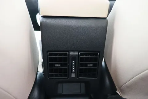 Toyota Yaris Sedan 2023