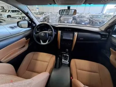 Discover undefined undefined Exterior Interior Images.Find all aspects and details of cars.