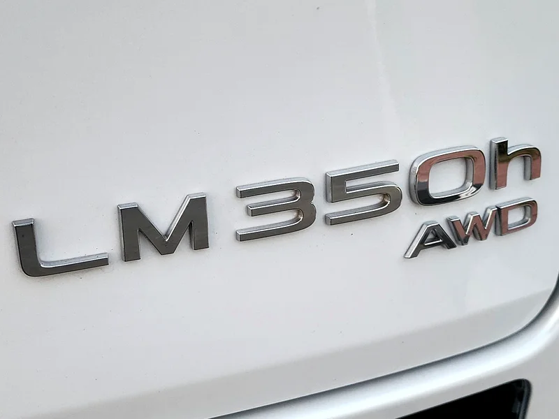 Lexus LM 2024