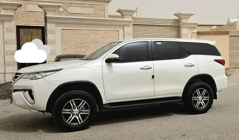Discover undefined undefined Exterior Interior Images.Find all aspects and details of cars.