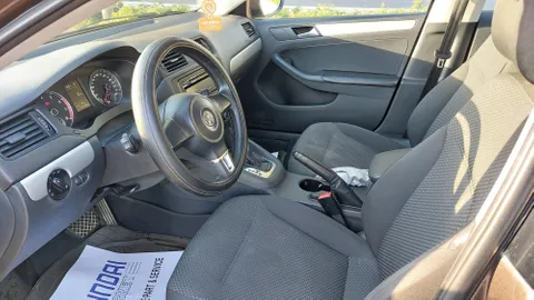 Discover undefined undefined Exterior Interior Images.Find all aspects and details of cars.