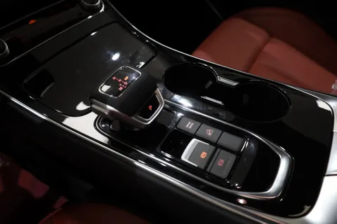 Discover undefined undefined Exterior Interior Images.Find all aspects and details of cars.