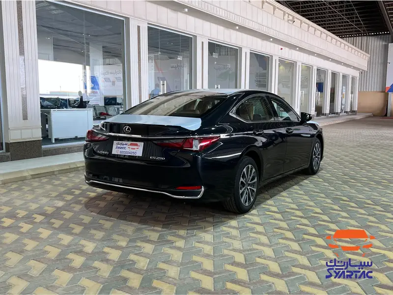 Discover undefined undefined Exterior Interior Images.Find all aspects and details of cars.