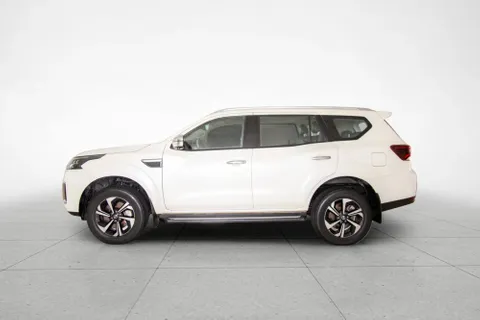 Discover undefined undefined Exterior Interior Images.Find all aspects and details of cars.