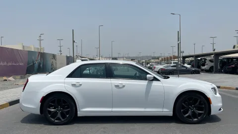 Chrysler 300 2021