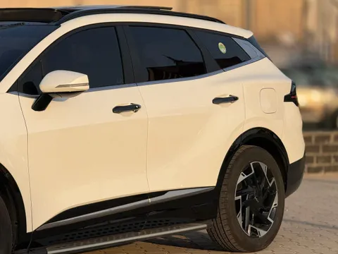 Discover undefined undefined Exterior Interior Images.Find all aspects and details of cars.