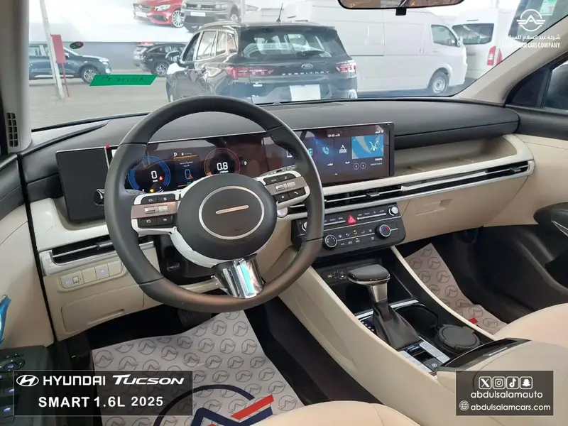 Discover undefined undefined Exterior Interior Images.Find all aspects and details of cars.