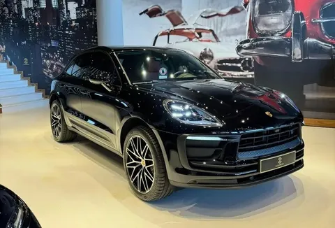Discover undefined undefined Exterior Interior Images.Find all aspects and details of cars.