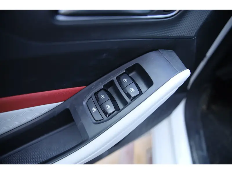 Discover undefined undefined Exterior Interior Images.Find all aspects and details of cars.