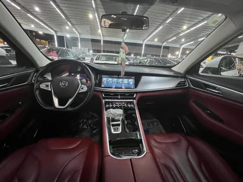 Discover undefined undefined Exterior Interior Images.Find all aspects and details of cars.