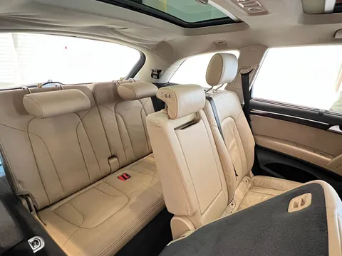 Audi Q7 3.0L (333 HP) 2015