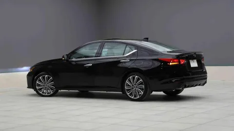 Discover undefined undefined Exterior Interior Images.Find all aspects and details of cars.