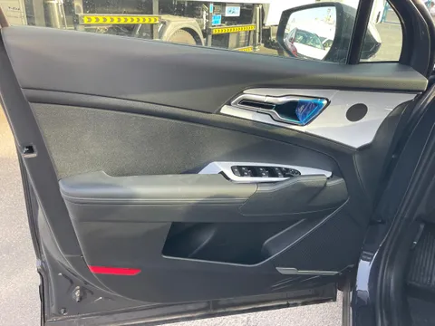 Discover undefined undefined Exterior Interior Images.Find all aspects and details of cars.