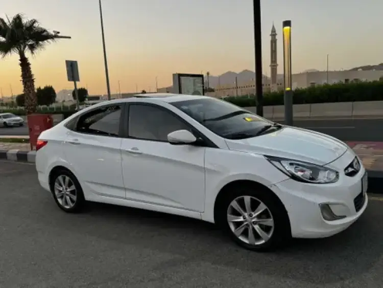 hyundai hyundai-accent image Hyundai Accent 2015