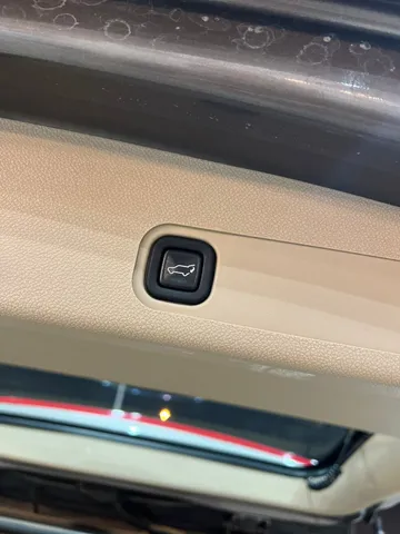 Cadillac ESCALADE 2012