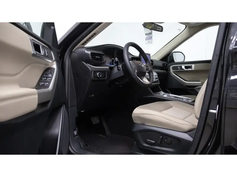 Discover undefined undefined Exterior Interior Images.Find all aspects and details of cars.
