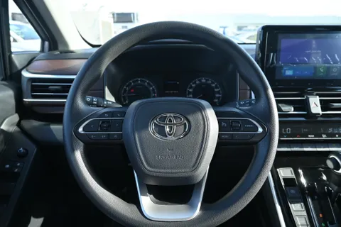 New Toyota Innova 2.0L GL 8 Seater 2024