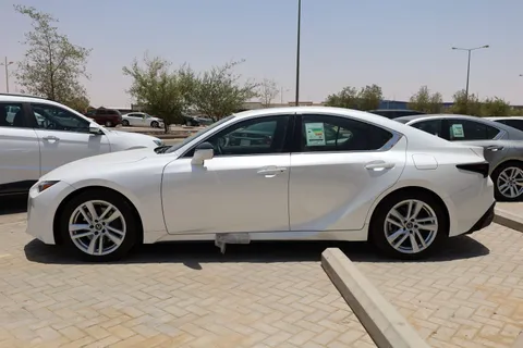 Discover undefined undefined Exterior Interior Images.Find all aspects and details of cars.