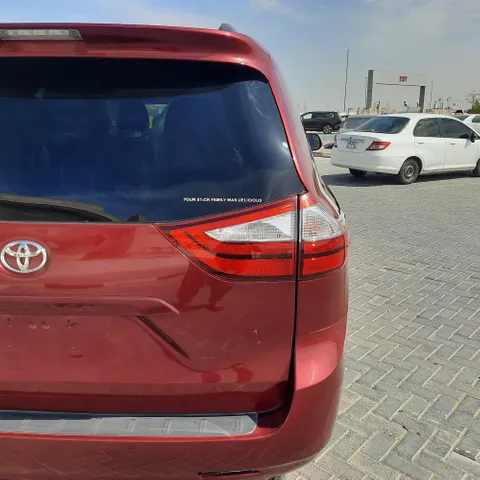 Toyota Sienna 2016
