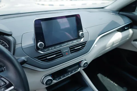 Nissan Altima 2021