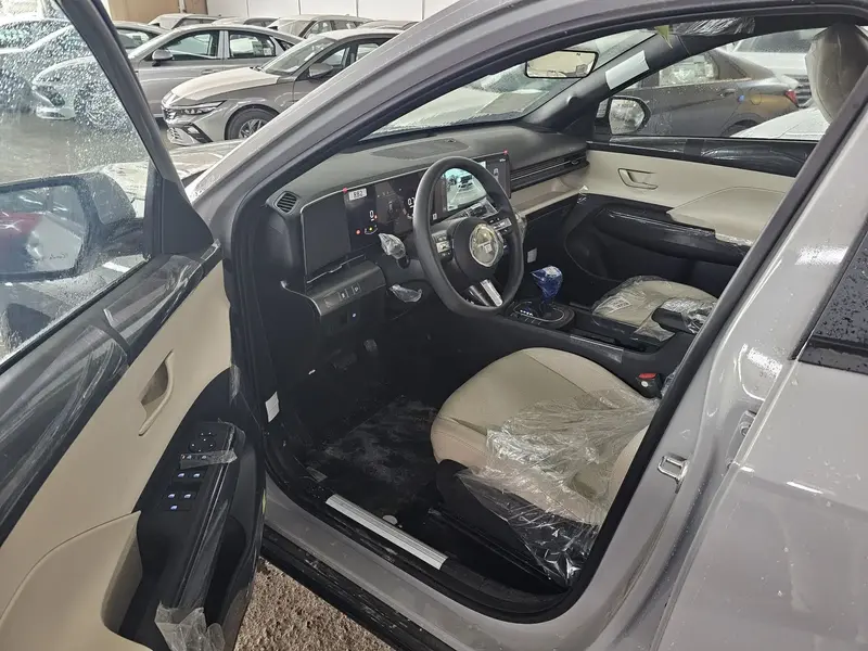 Discover undefined undefined Exterior Interior Images.Find all aspects and details of cars.