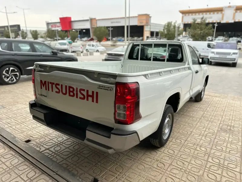 Mitsubishi L200 2024