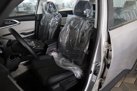 Discover undefined undefined Exterior Interior Images.Find all aspects and details of cars.