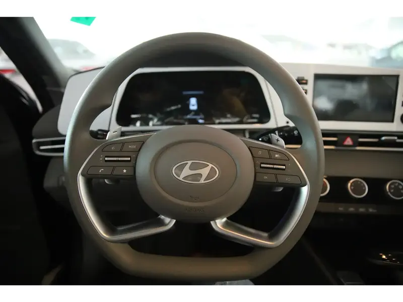 Hyundai Elantra 2025