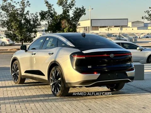 Discover undefined undefined Exterior Interior Images.Find all aspects and details of cars.