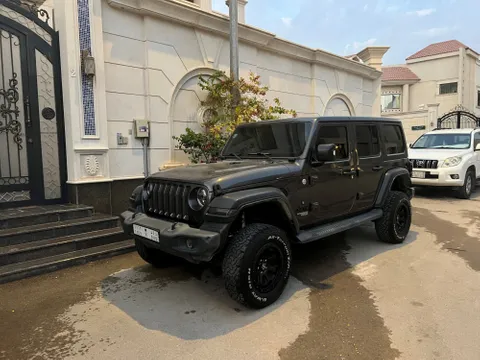 Discover undefined undefined Exterior Interior Images.Find all aspects and details of cars.