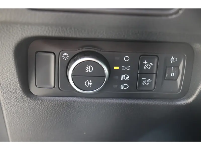 Discover undefined undefined Exterior Interior Images.Find all aspects and details of cars.