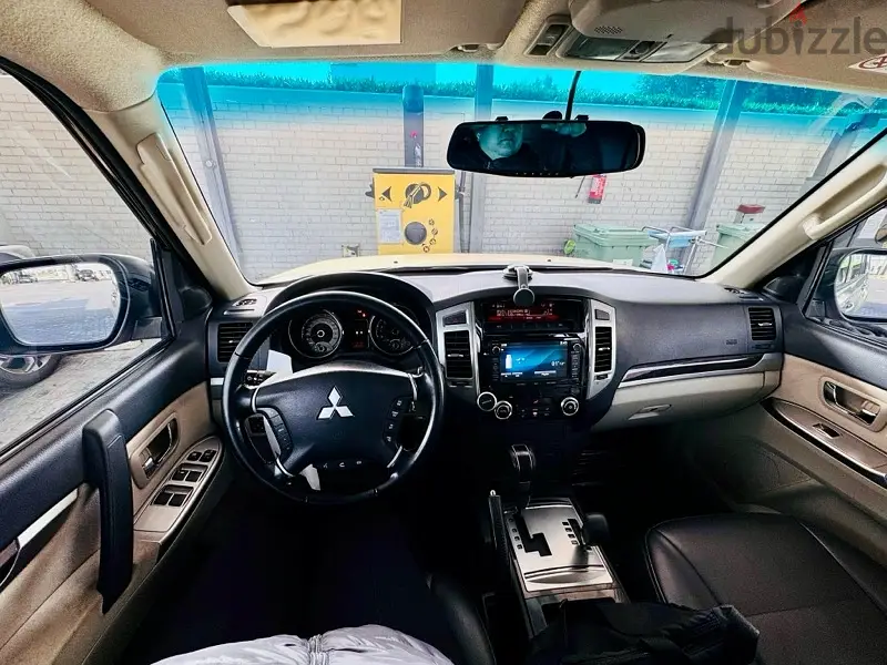 ميتسوبيشي باجيرو 2015