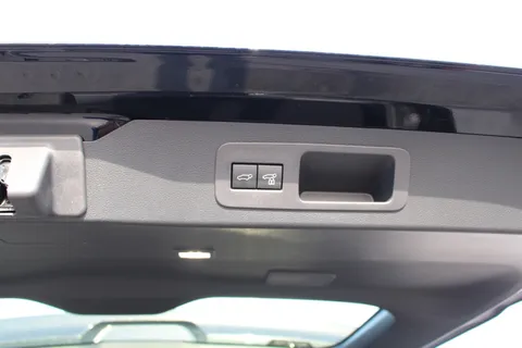 Discover undefined undefined Exterior Interior Images.Find all aspects and details of cars.