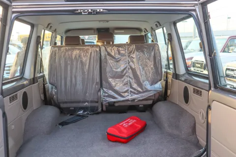 Toyota Land Cruiser 4.0L Hardtop 2024