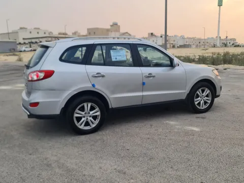 استكشف undefined undefined الصور الخارجية والداخلية. اكتشف جميع جوانب وتفاصيل السيارات.