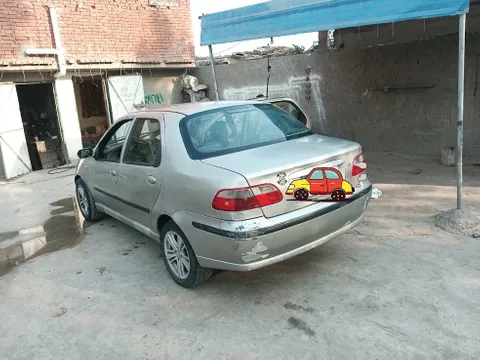Fiat Punto 1.4L Standard 2004