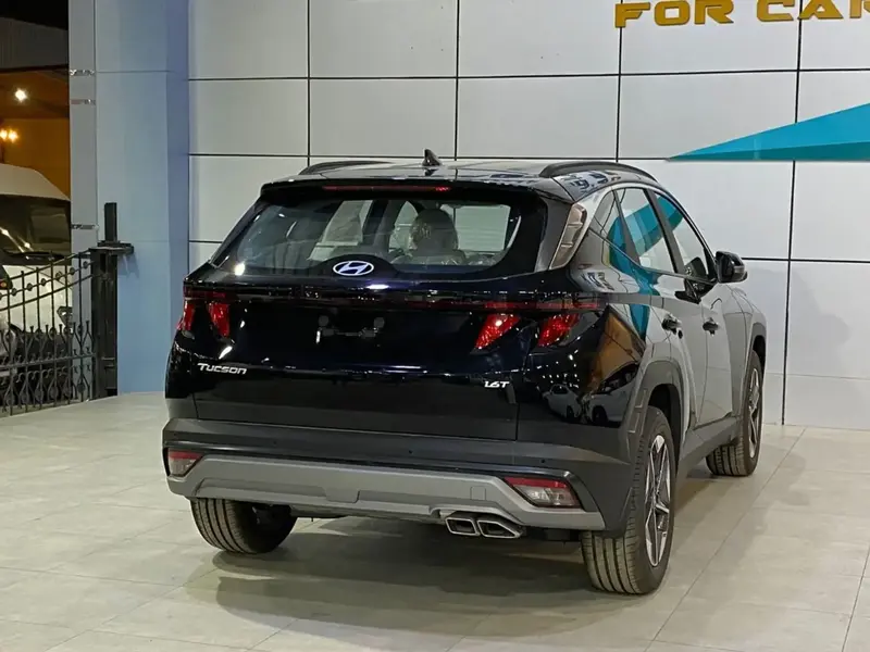 Discover undefined undefined Exterior Interior Images.Find all aspects and details of cars.