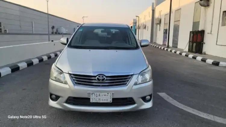toyota innova image Toyota Innova 2012